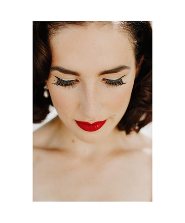 24-sarah-james-vintage-antique-store-wedding