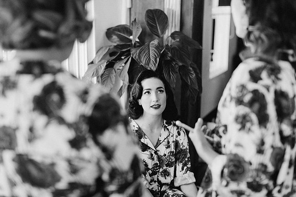 04-sarah-james-vintage-antique-store-wedding