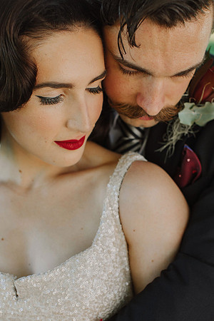 30-sarah-james-vintage-antique-store-wedding