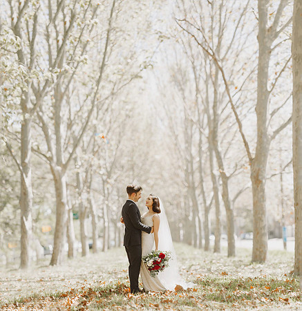26-sarah-james-vintage-antique-store-wedding