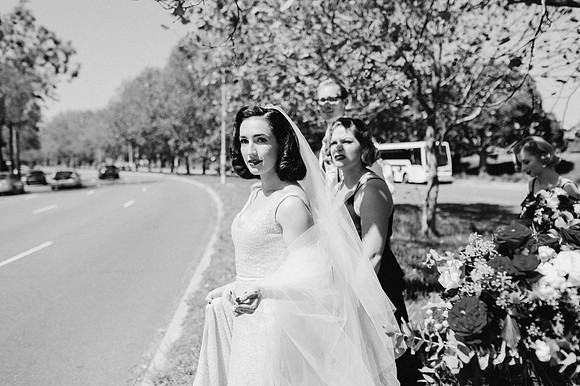 35-sarah-james-vintage-antique-store-wedding