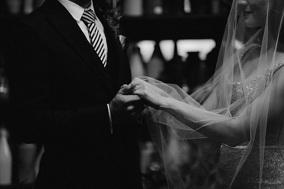 50-sarah-james-vintage-antique-store-wedding